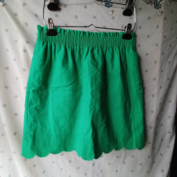 Vibrant Green Scalloped Skirt - Picture 5 of 5
